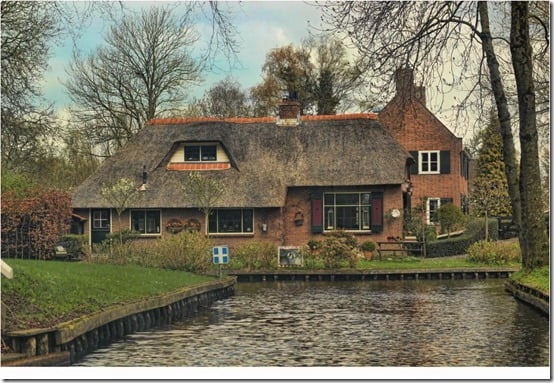 Giethoorn-the-Venice-of-Netherlands-01_thumb