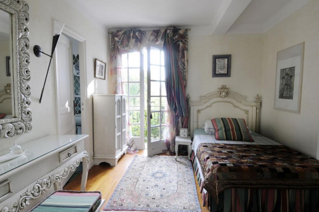 bedroom-single-french-country-interiors