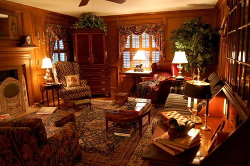 traditional-family-room