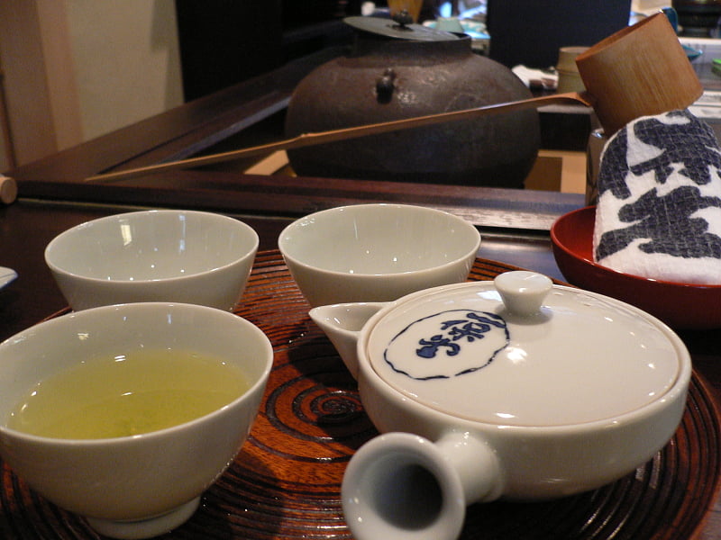 Japanese_traditional_tea_by_yomi955_in_Kyoto