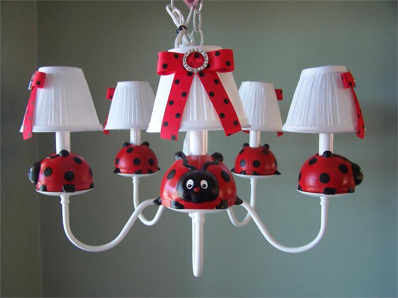 little-ladybug-chandelier-800x600