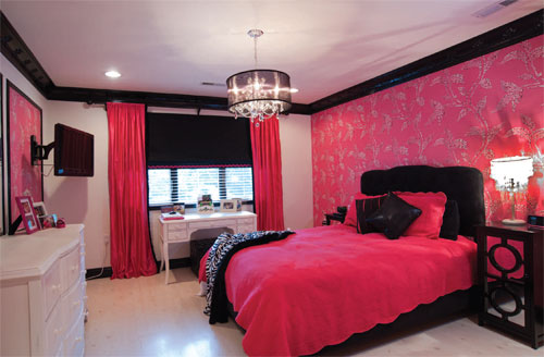Black-and-Pink-Bedroom