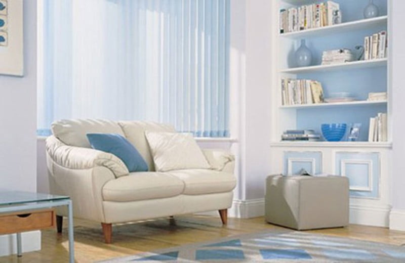 Casual-Styles-of-White-and-Blue-Living-Room-Decor