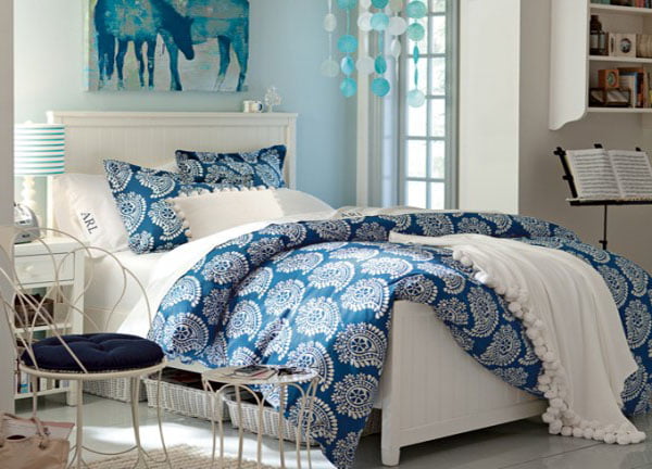 Modern-Bedroom-for-Teenagers-Sky-Blue-Paint-for-teen-girls-bedroom