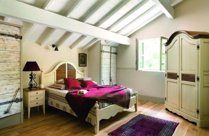 Provence-style-bedroom-Openness-to-daylight