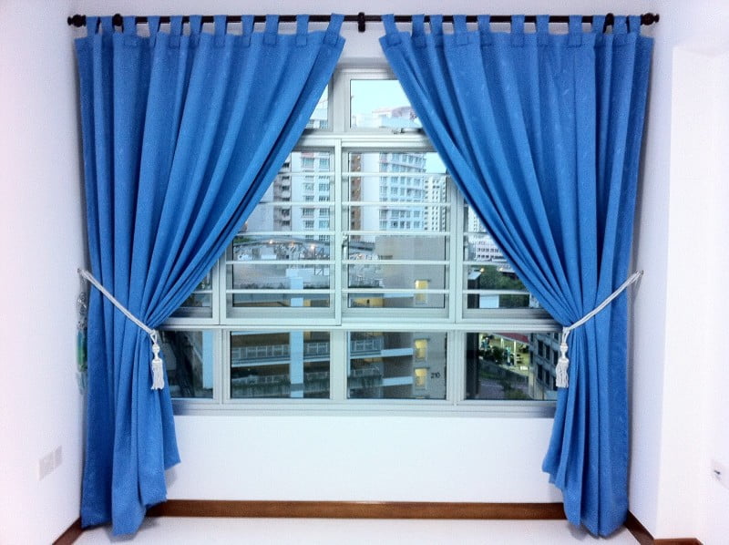 light-blue-curtains-living-room-crfgtsio