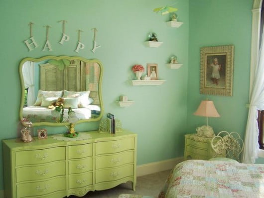 mint-green-shabby-chic-kid-room-530x397.600