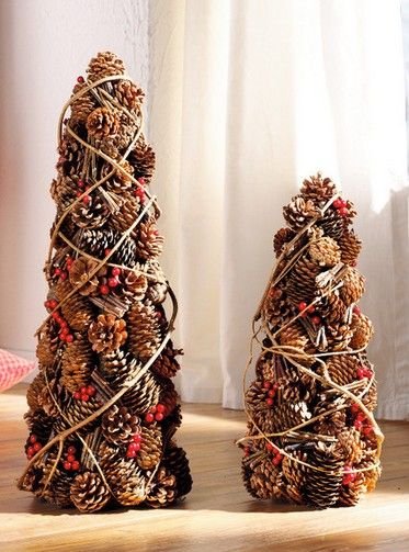 handmade-christmas-crafts-from-pinecones-photos-new-year-christmas-13869294018gn4k