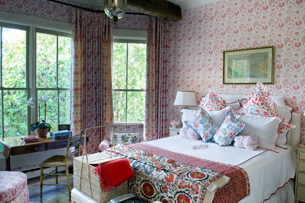1-beautiful-bed-in-the-style-of-Provence