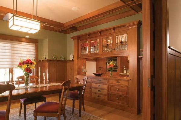 craftsman-style-dining-room-design-built-in-furniture-decorative-ceiling-beams