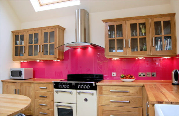kitchen_with_opticolour_rose_splashbacks_installed_18