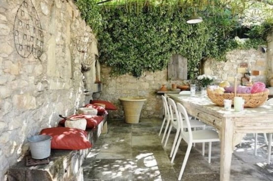 refined-provence-styled-terrace-decor-ideas-26-554x367
