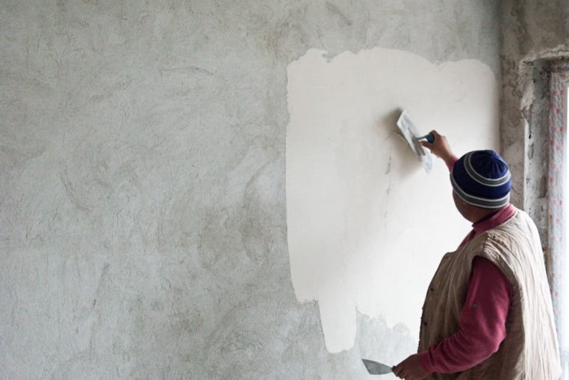 How-to-plaster-a-brick-wall-2