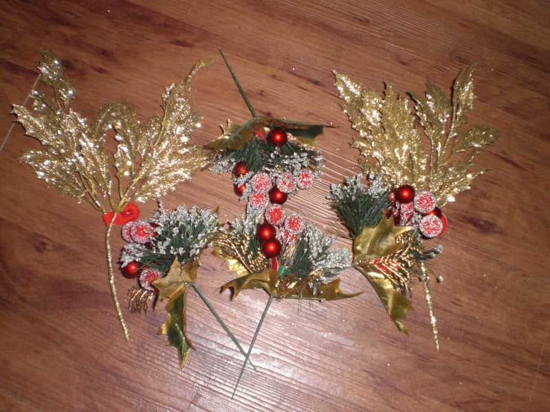 christmas-decorations-for-wreath
